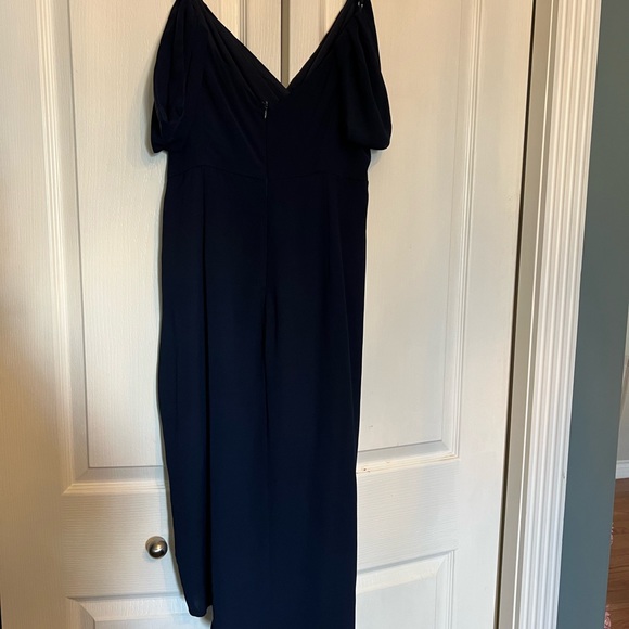 Showpo Dress - Picture 2 of 3